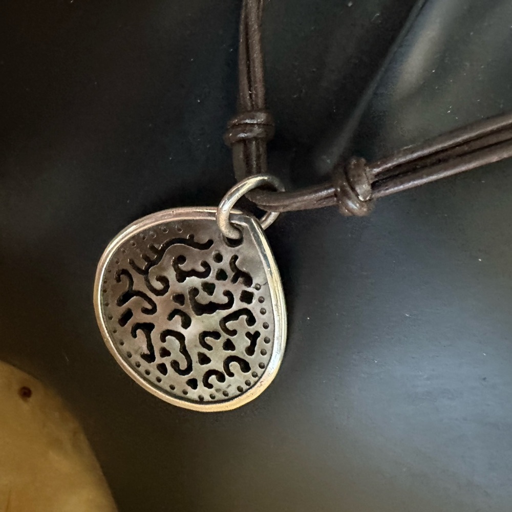 Vintage Silpada Sterling Silver Handmade Leather Necklace carved Abalone Pendant